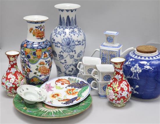 A collection of mixed Oriental ceramics